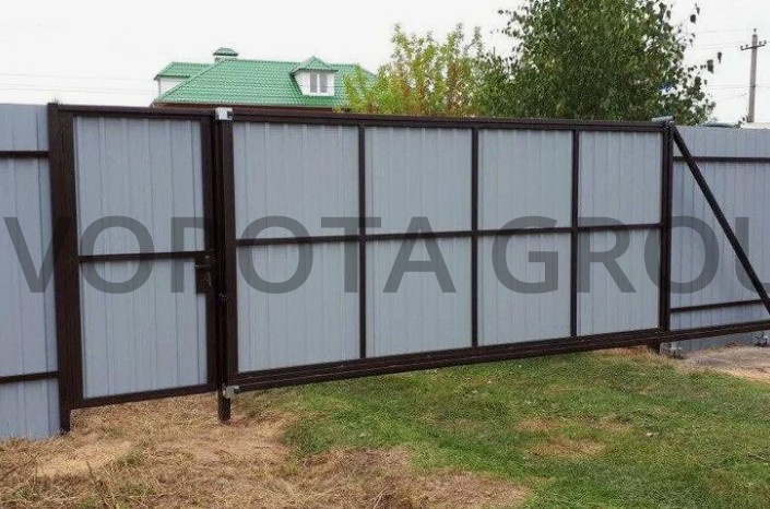 Откатные ворота на винтовых сваях с калиткой 2500х4500